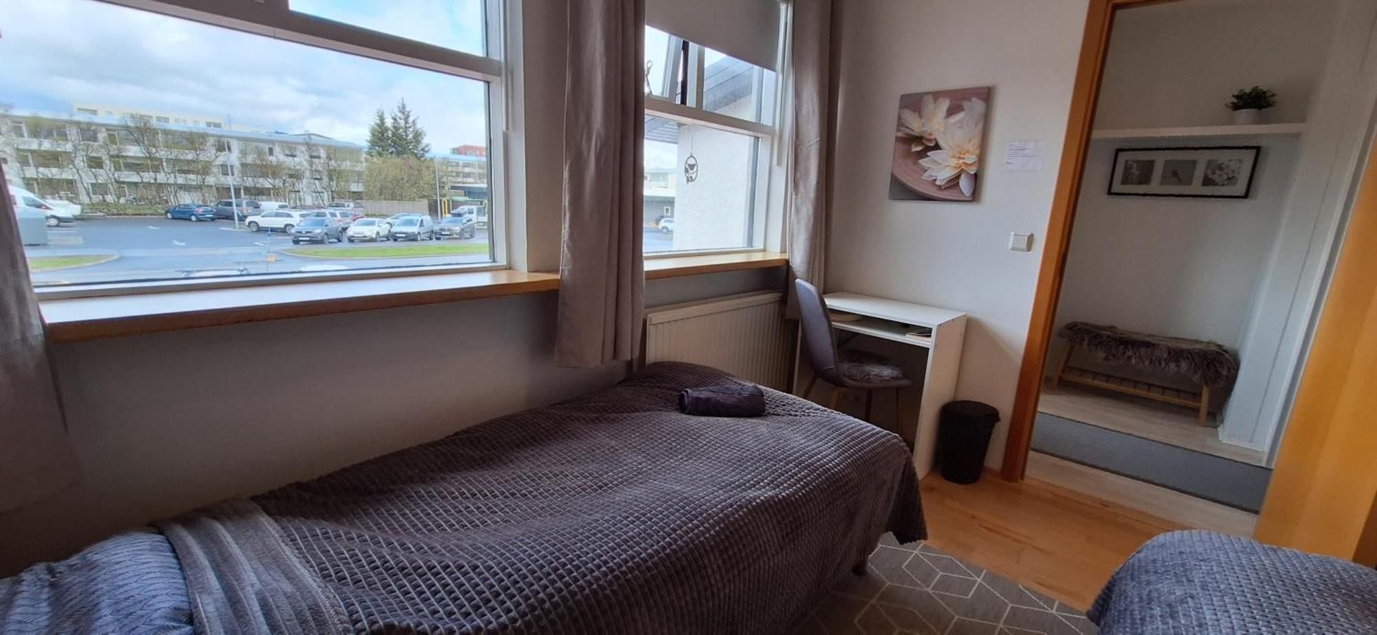 Private Room, Close To A Swimming Pool Reykjavík Buitenkant foto